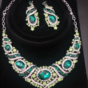 Signature Necklace Set